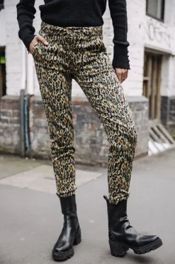 Femme Freeman T. Porter Claudia Nairobi