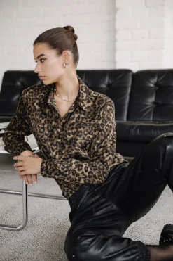 Femme Freeman T. Porter Corina Leopardo