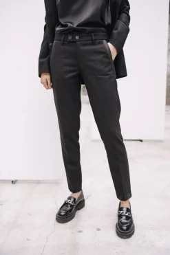Femme Freeman T. Porter Tessa Socially