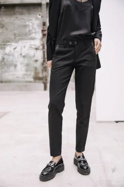 Femme Freeman T. Porter Tessa Socially