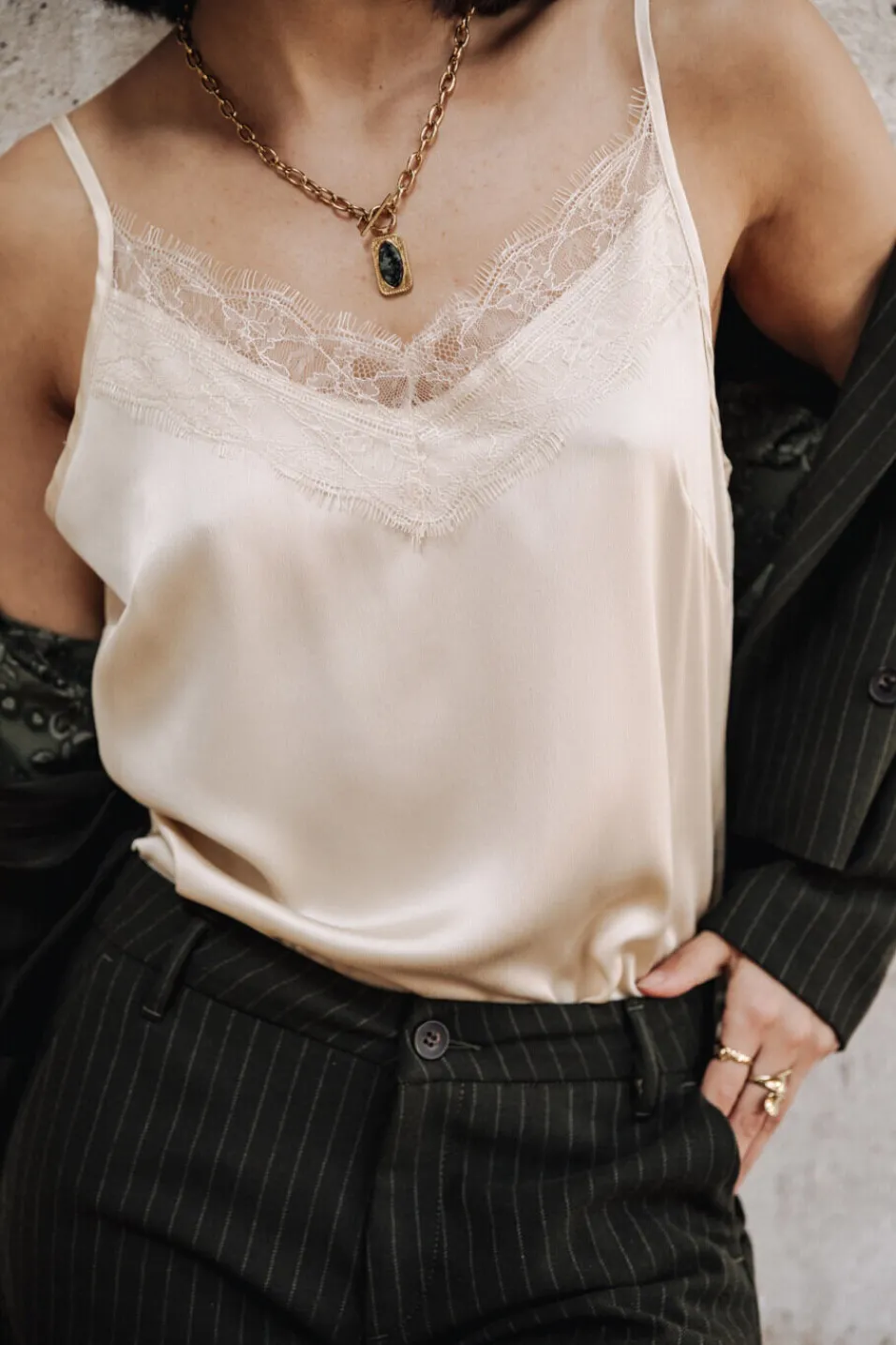 Femme Freeman T. Porter Thylia Lace Fabric Mix
